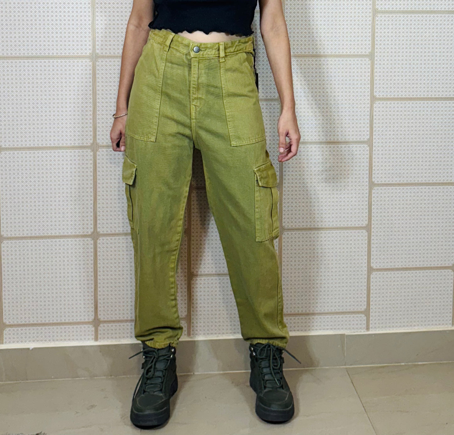 Urban Terrain High-Waist Cargo Jeans – Olive Green