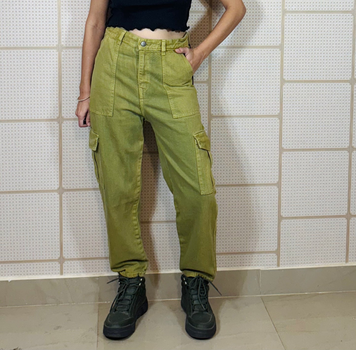 Urban Terrain High-Waist Cargo Jeans – Olive Green