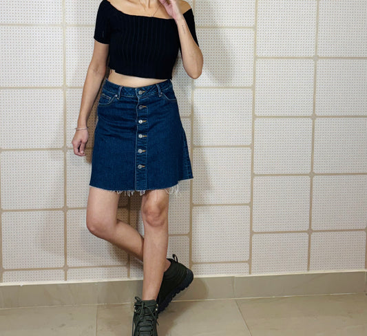 Front button skirt