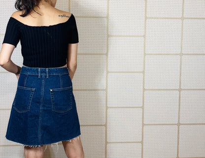 Front button skirt