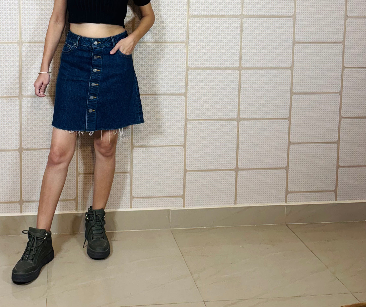 Front button skirt